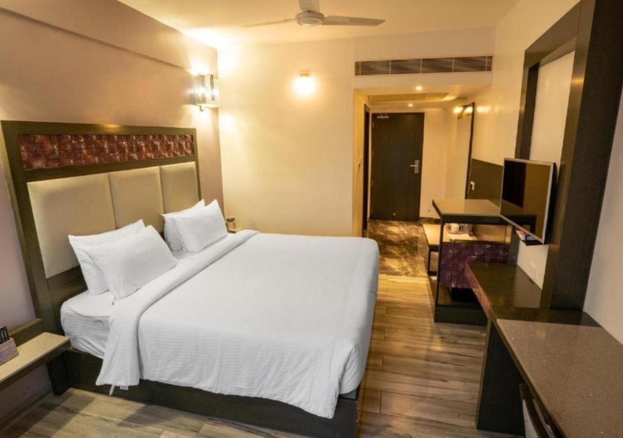 Hotel Visakka Palani Eksteriør billede