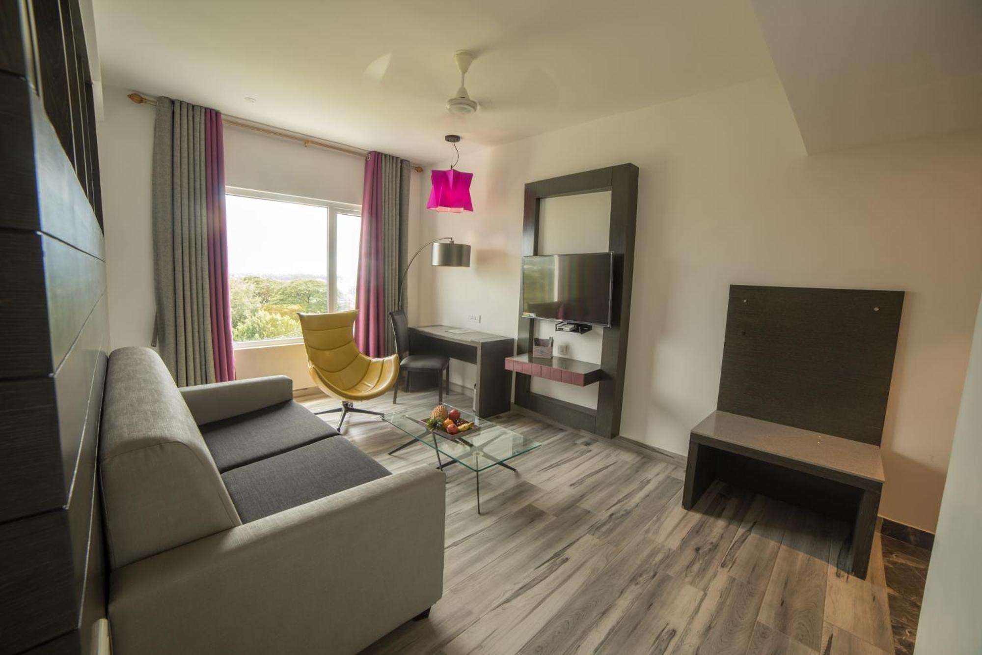 Hotel Visakka Palani Eksteriør billede