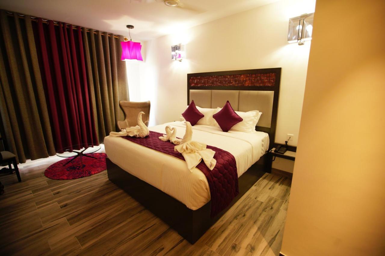 Hotel Visakka Palani Eksteriør billede